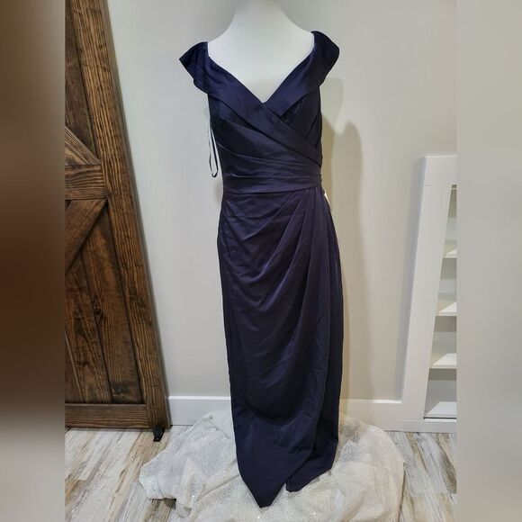 LA FEMME 25206 Ruched Cap Sleeved Long Jersey Dress NWOT size 4 Navy Blue - Picture 3 of 5
